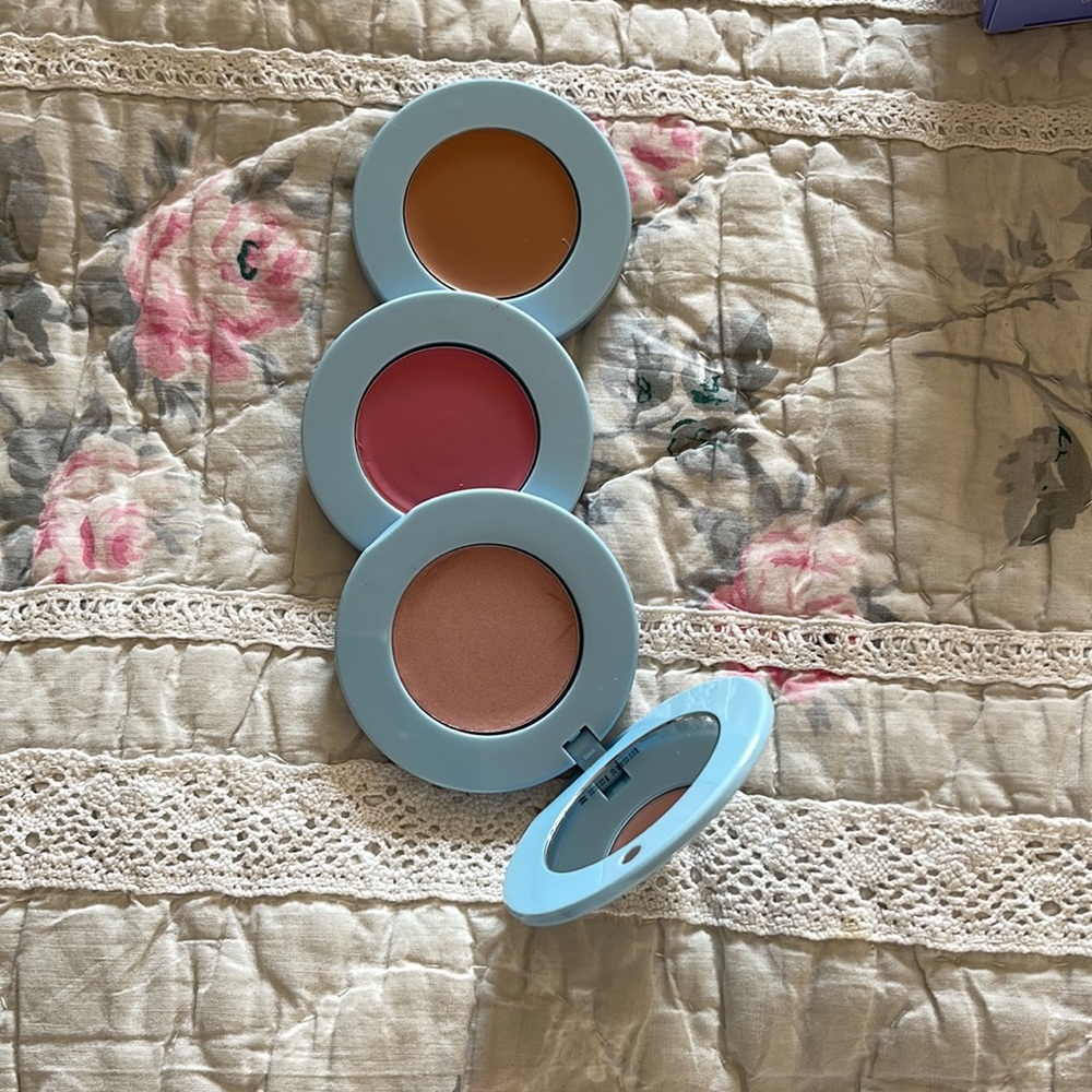 Alleyoop stack the odds highlight/blush/contour stacker